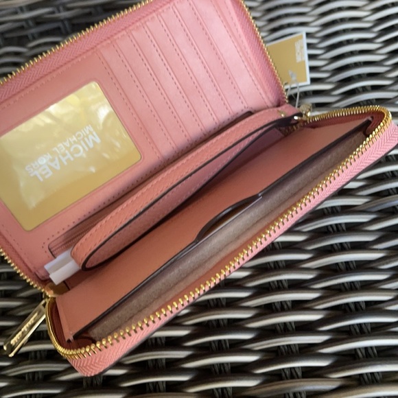 Michael Kors Jet Set Travel Lg Flat Multifunctional Phone Case-Wristlet-Wallet - Picture 8 of 16